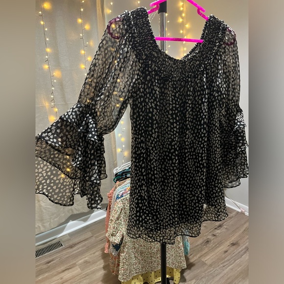 Boutique Ruffle and Dots Black Sheer Flowing Blouse Size L - Picture 10 of 16